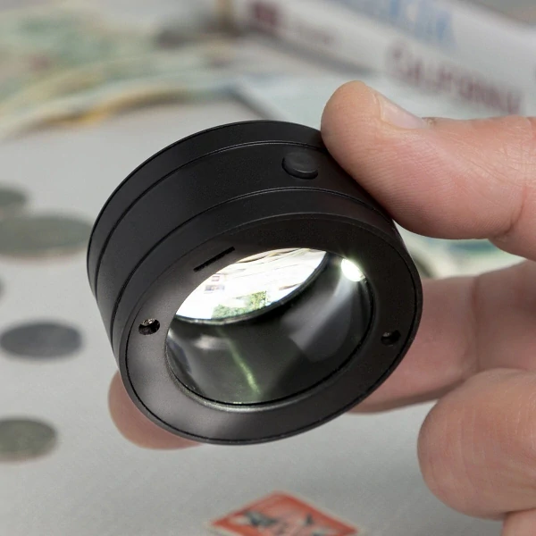 Kapesní lupa s Led světlem Magle InnovaGoods